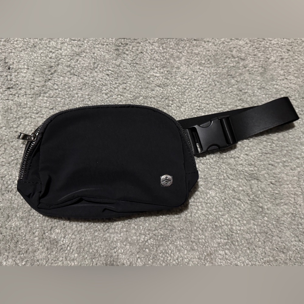 Halara Crossbody Belt Bag